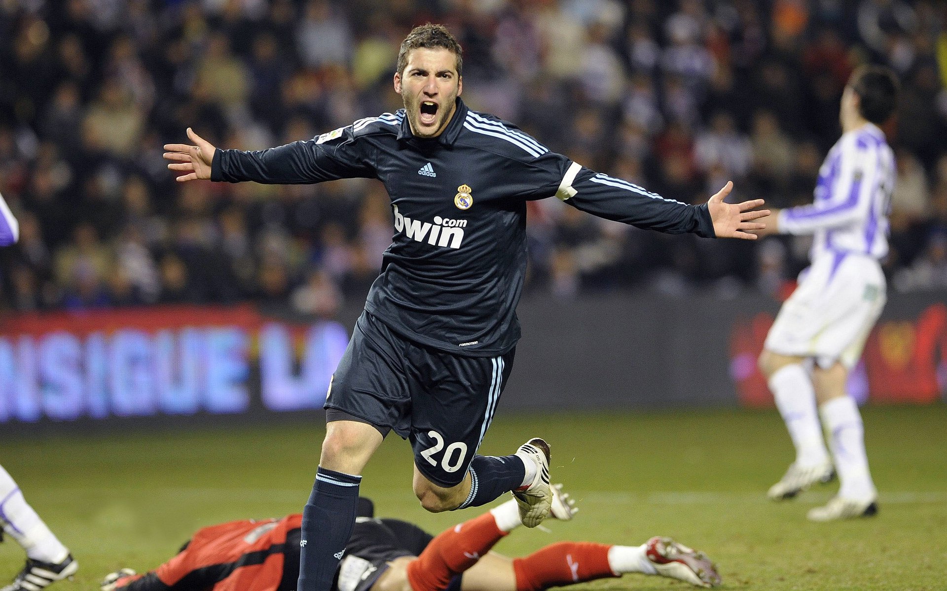 开云·体育全站登录地址-关键球员在比赛中发挥稳定,稳定比赛节奏,比赛关键时刻如何保证稳定发挥或超长发挥