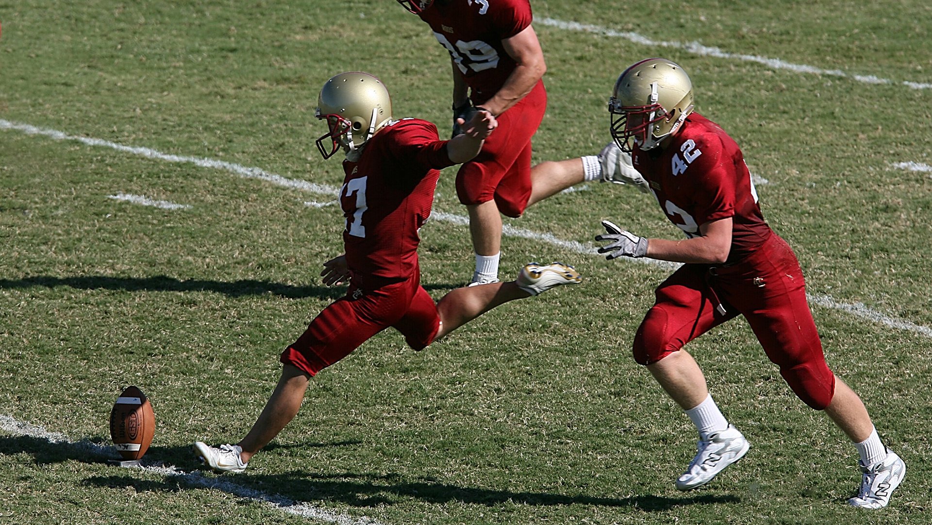 开云体育官方入口-“德甲最后冲刺，几支球队争夺冠军命运”，德甲最后几名降级